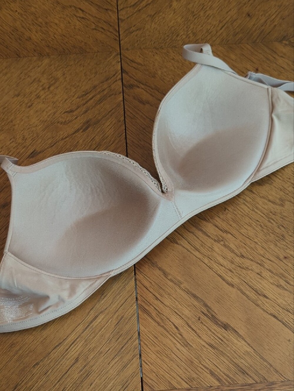 Victoria's Secret Beige Plunge T-Shirt Bra 38C - Picture 3 of 5